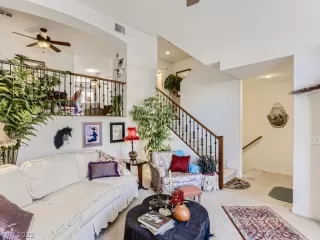 Photo #5: 2374028 Listing 