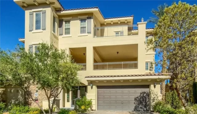 MLS: 2374042 Condo For Sale