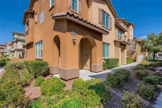 Photo #1: 2374108 Listing 