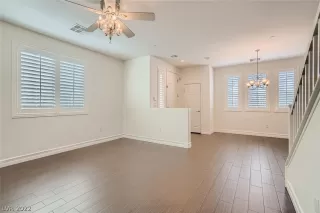 Photo #5: 2374108 Listing 