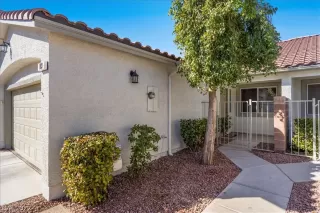 Photo #2: 2374120 Listing