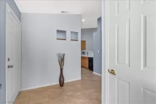 Photo #4: 2374120 Listing