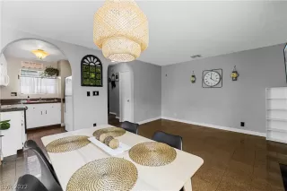 Photo #3: 2374138 Listing