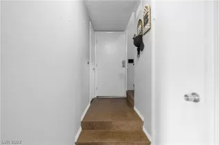 Photo #5: 2374138 Listing