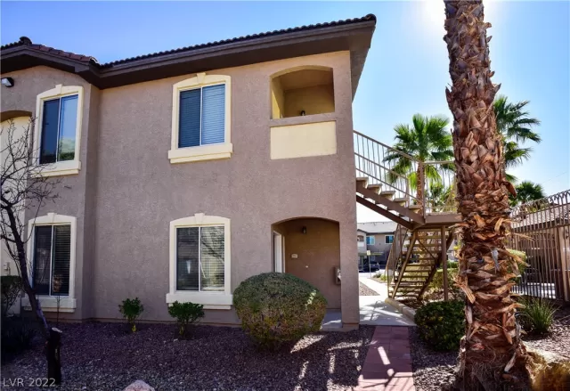 MLS: 2374153 Condo For Sale