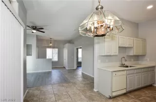 Photo #3: 2374153 Listing 