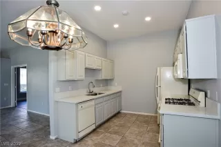 Photo #4: 2374153 Listing 