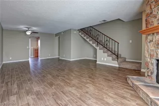 Photo #2: 2374170 Listing