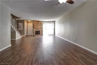 Photo #3: 2374170 Listing