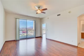 Photo #2: 2374189 Listing 