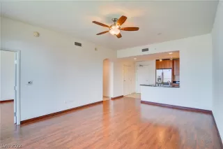 Photo #6: 2374189 Listing 