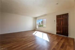 Photo #3: 2374220 Listing