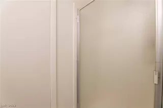 Photo #6: 2374220 Listing