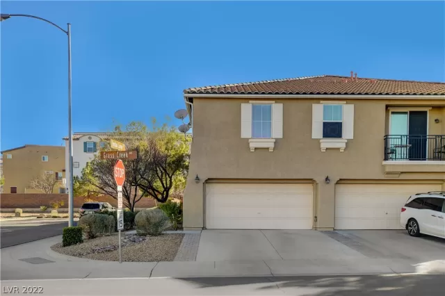 MLS: 2374225 Condo For Sale