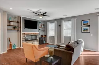 Photo #4: 2374225 Listing