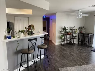 Photo #3: 2374230 Listing 