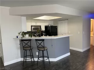 Photo #4: 2374230 Listing 