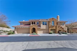 Photo #1: 2374232 Listing 