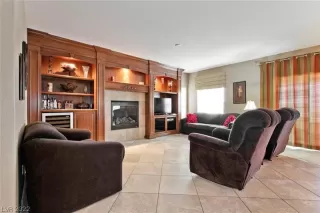 Photo #4: 2374232 Listing 