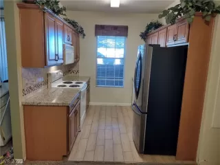 Photo #4: 2374244 Listing