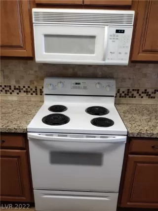 Photo #5: 2374244 Listing