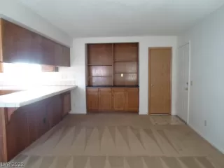 Photo #3: 2374245 Listing