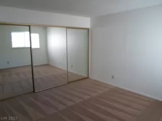 Photo #5: 2374245 Listing