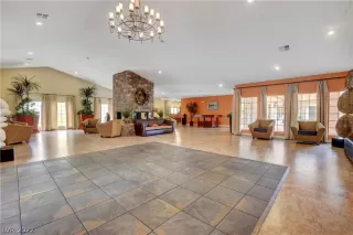 Photo #2: 2374266 Listing