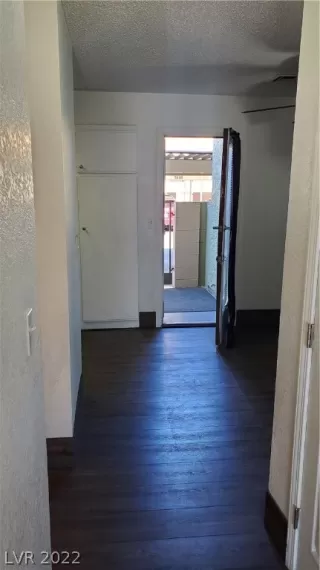 Photo #5: 2374267 Listing 