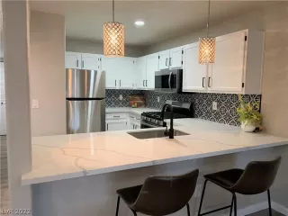 Photo #1: 2374271 Listing