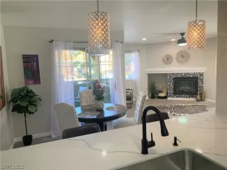 Photo #3: 2374271 Listing