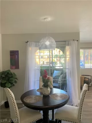 Photo #4: 2374271 Listing