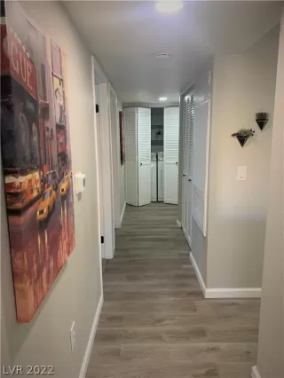 Photo #5: 2374271 Listing