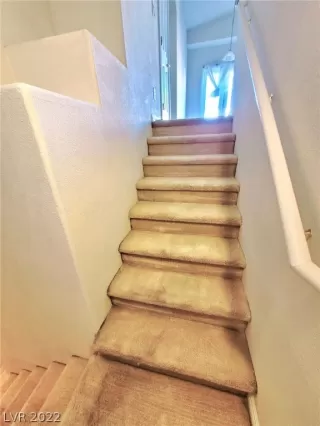 Photo #5: 2374279 Listing