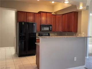 Photo #2: 2374293 Listing 