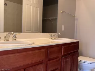 Photo #6: 2374293 Listing 