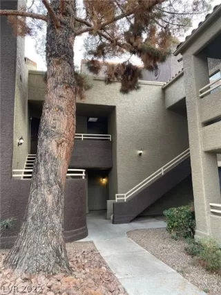 Photo #1: 2374301 Listing 