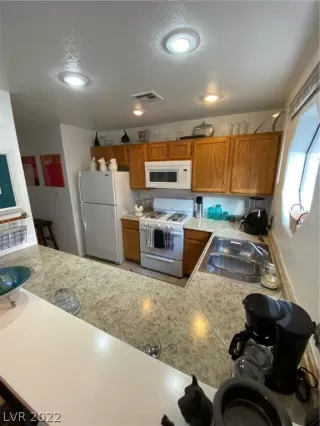 Photo #4: 2374301 Listing 