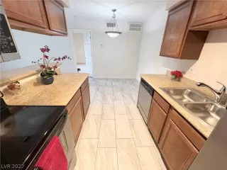 Photo #3: 2374304 Listing 