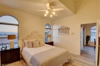 Photo #2: 2374328 Listing