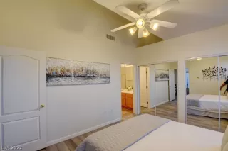 Photo #4: 2374328 Listing