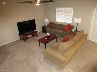 Photo #4: 2374355 Listing
