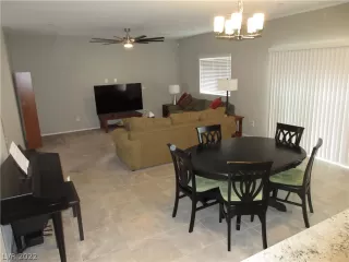 Photo #5: 2374355 Listing