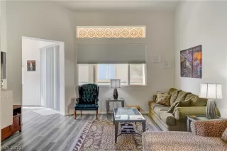 Photo #2: 2374358 Listing