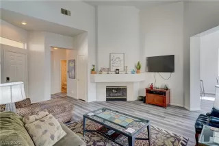 Photo #4: 2374358 Listing