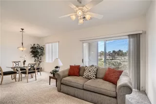 Photo #5: 2374365 Listing 