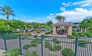 Photo #5: 2374373 Listing 