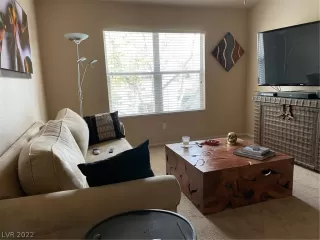 Photo #4: 2374389 Listing