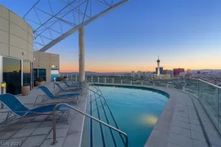 Photo #4: 2374396 Listing