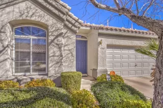 Photo #3: 2374397 Listing